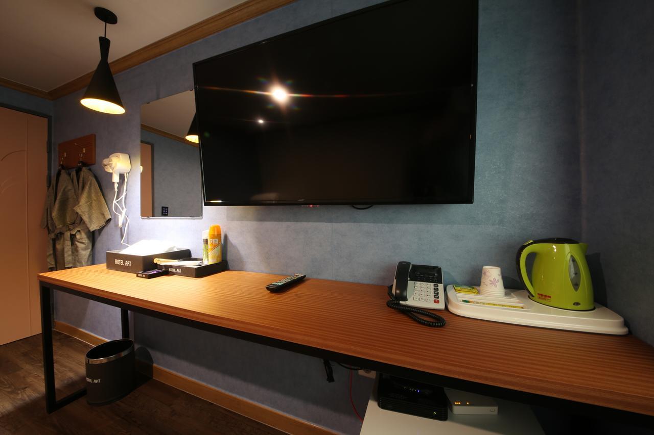 Art Hotel Гуми Экстерьер фото
