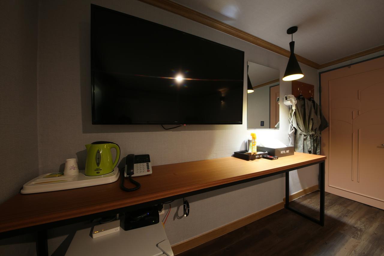 Art Hotel Гуми Экстерьер фото