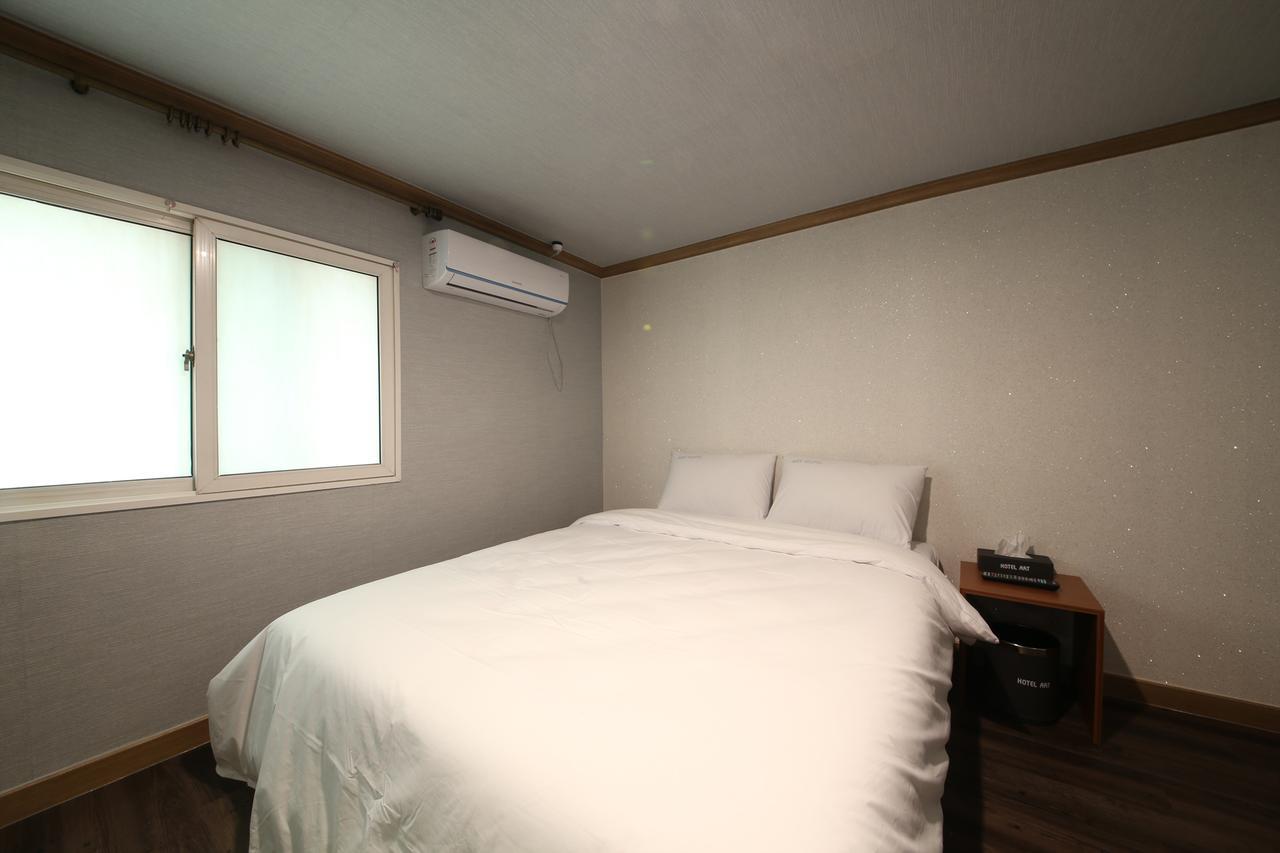Art Hotel Гуми Экстерьер фото