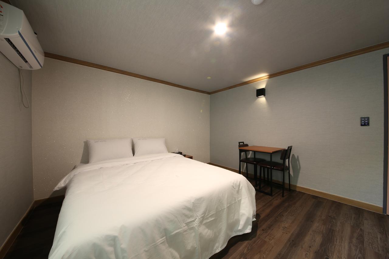 Art Hotel Гуми Экстерьер фото